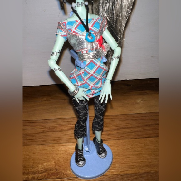 Monster High Day at the Maul Killer Style Frankie Stein Doll Mattel - Picture 5 of 5